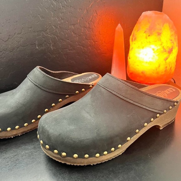 Sandgrens Shoes - Black Clogs with Gold Studs